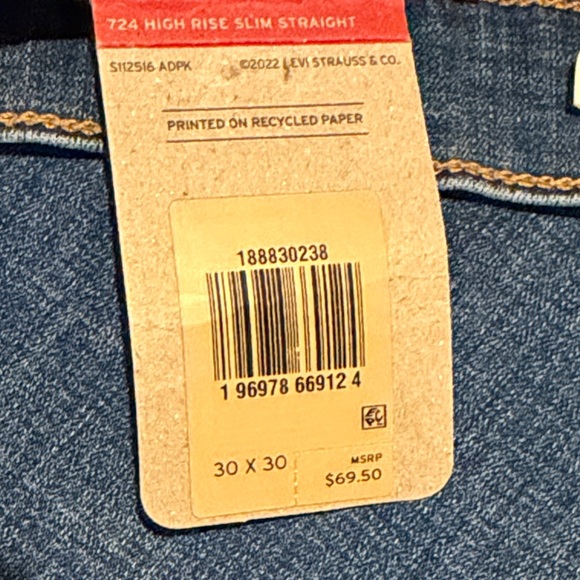 Levi's Women 724 Straight Leg Jeans - Picture 2 of 7